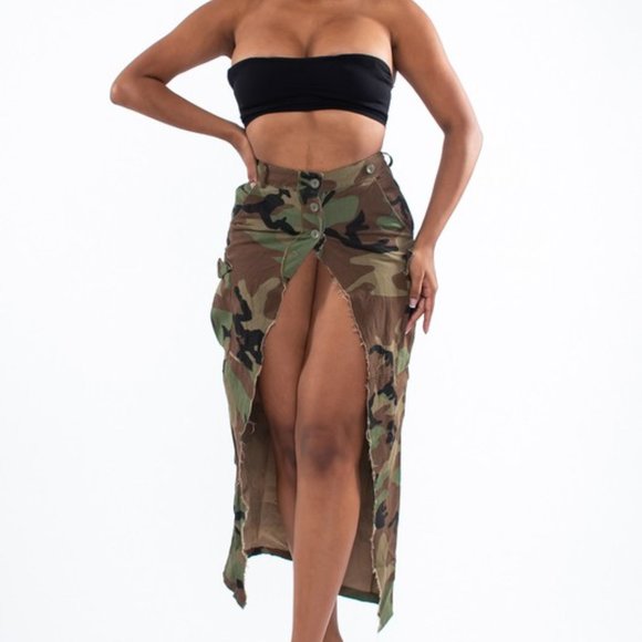 HIGH SLIT CAMO PRINT SKIRT - Picture 5 of 9